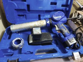 Location : pistolet a colle